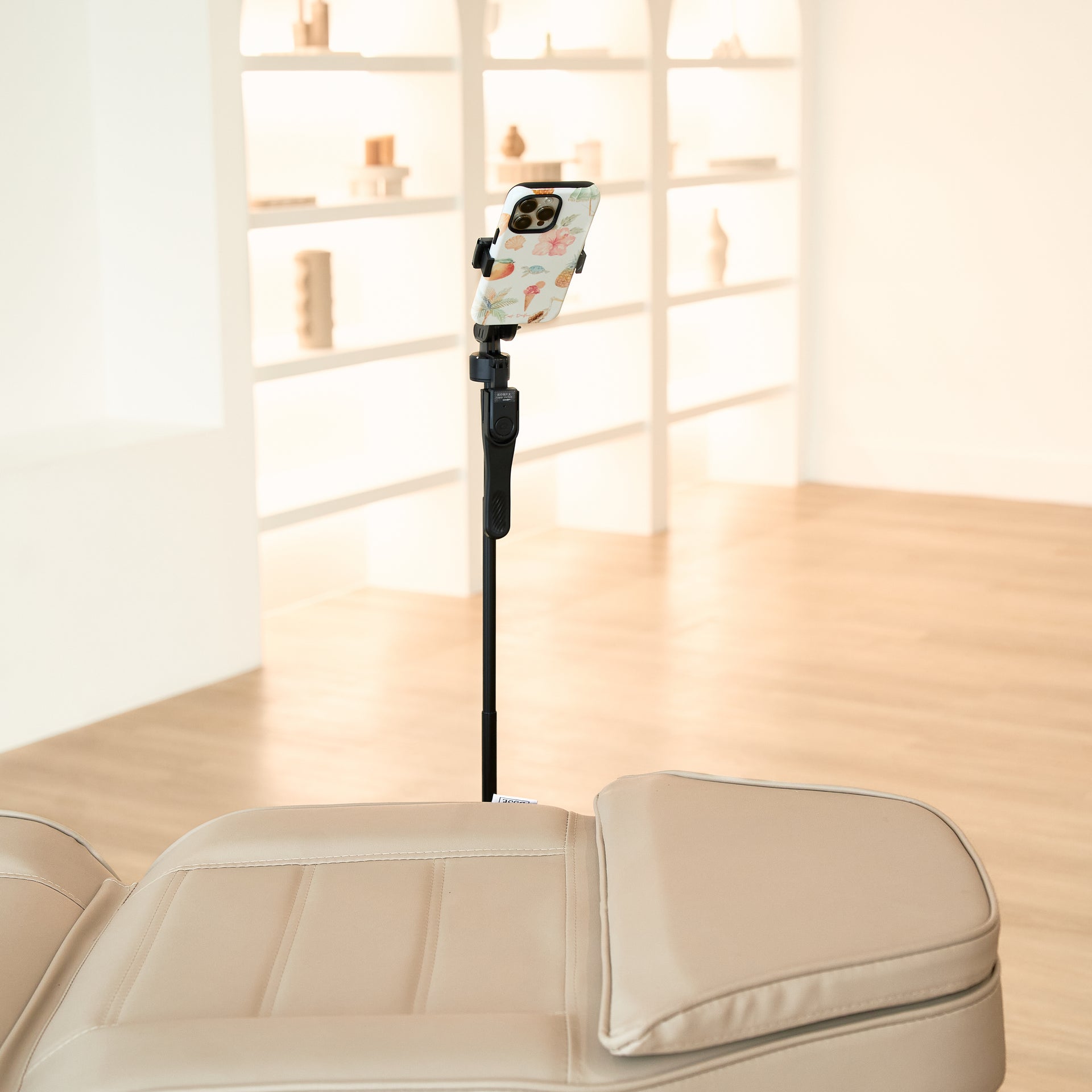 Extendable Tripod + Phone Holder